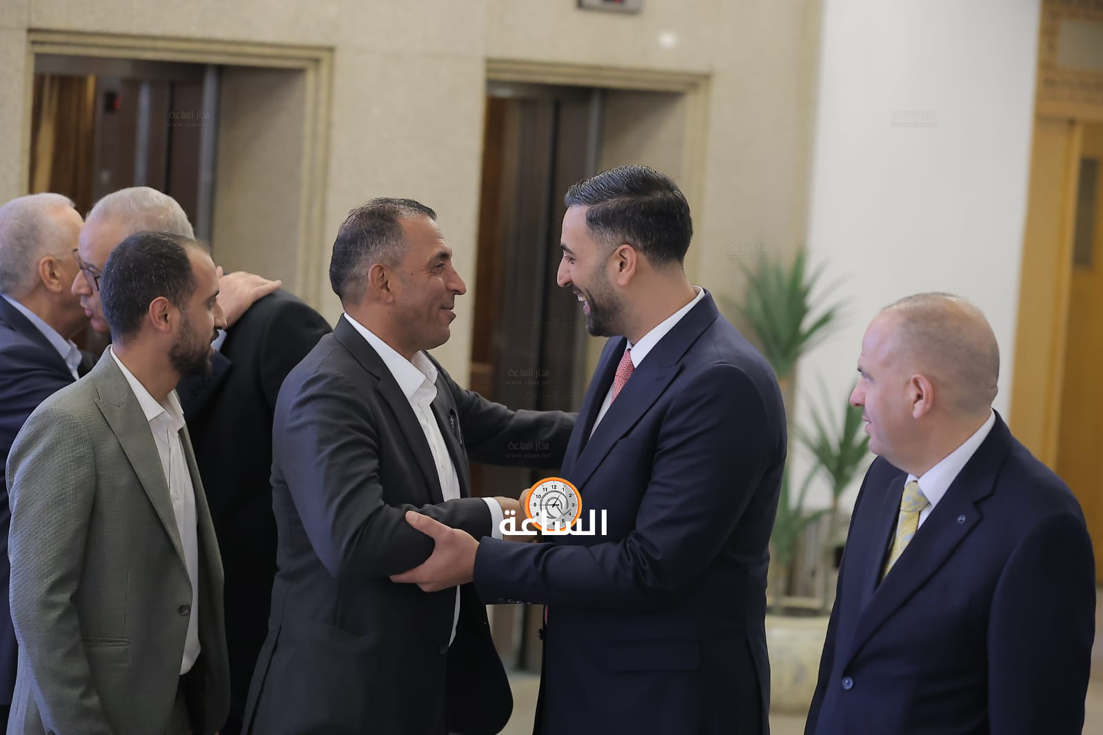 Madar Al-Saa Images 0.6315094482187232