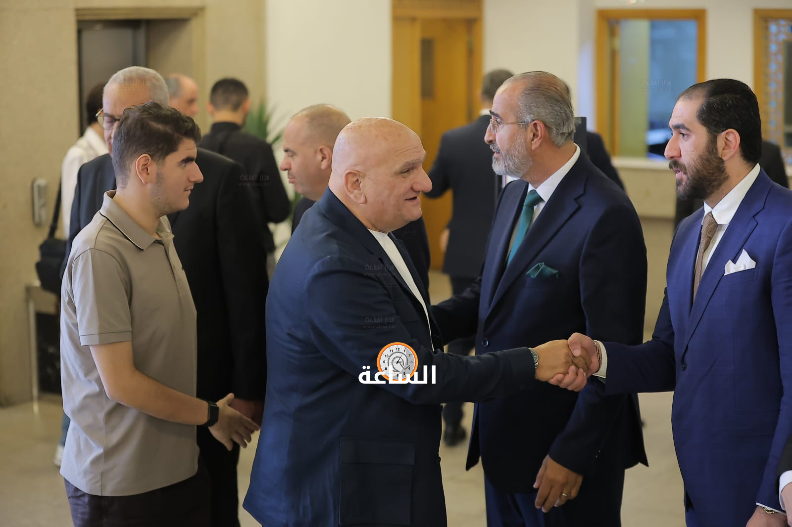 Madar Al-Saa Images 0.7858089924137411