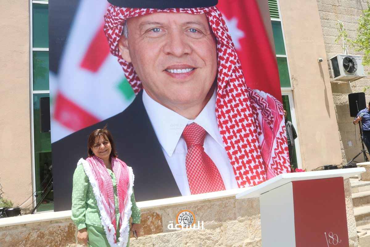 Madar Al-Saa Images 0.31905475457669275