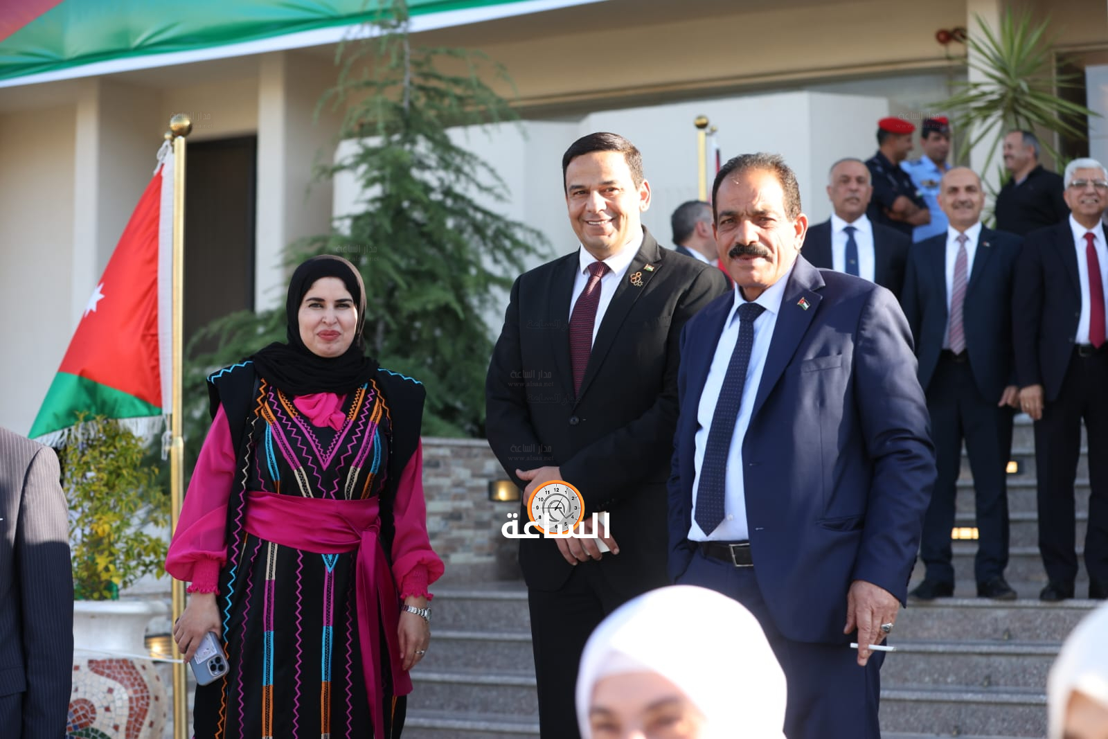 Madar Al-Saa Images 0.9326102123138935