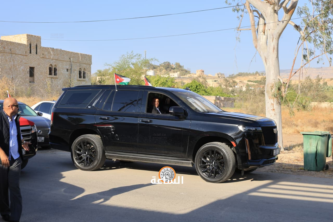 Madar Al-Saa Images 0.0016917173506709737
