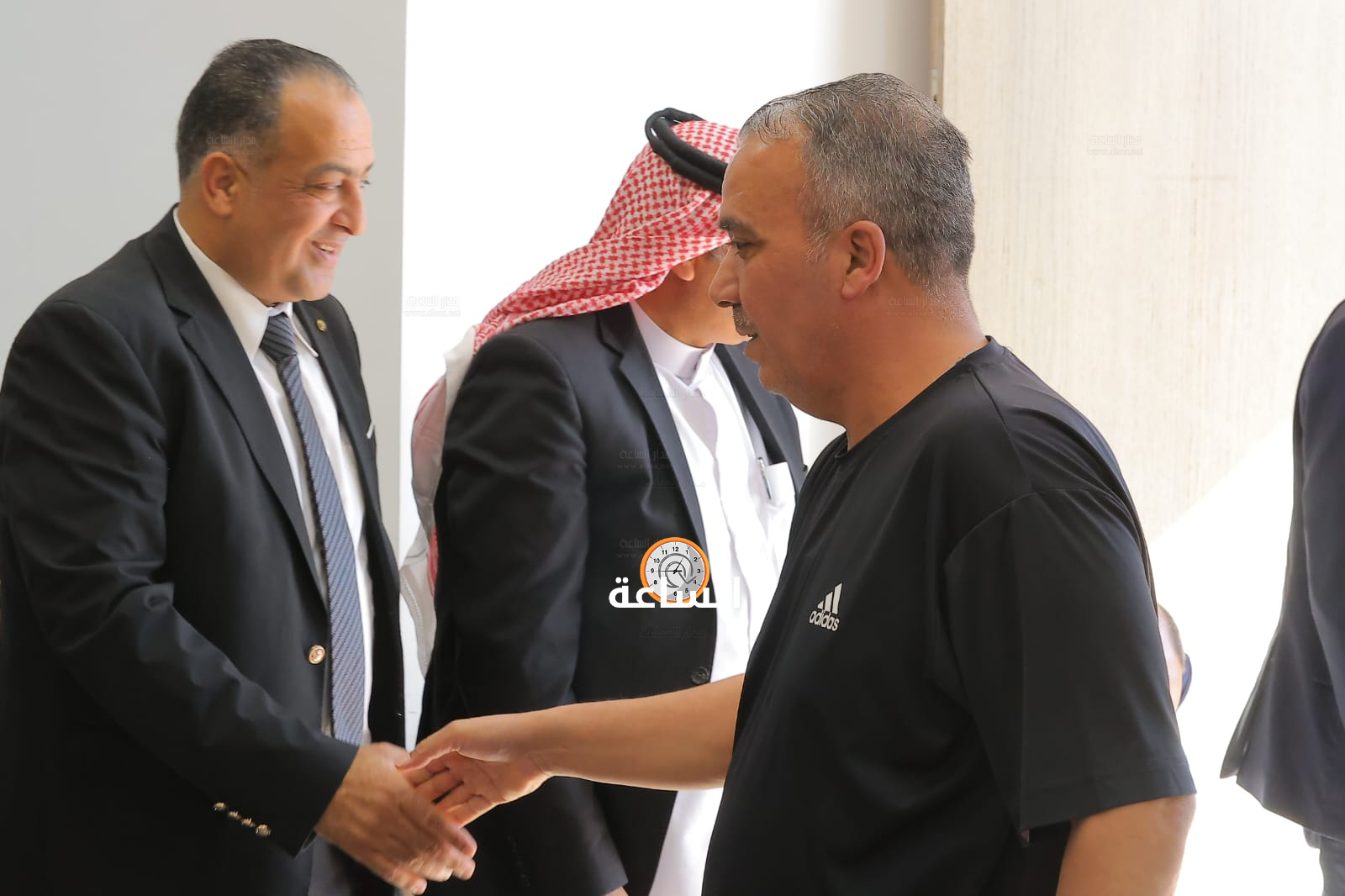 Madar Al-Saa Images 0.3803623534436158