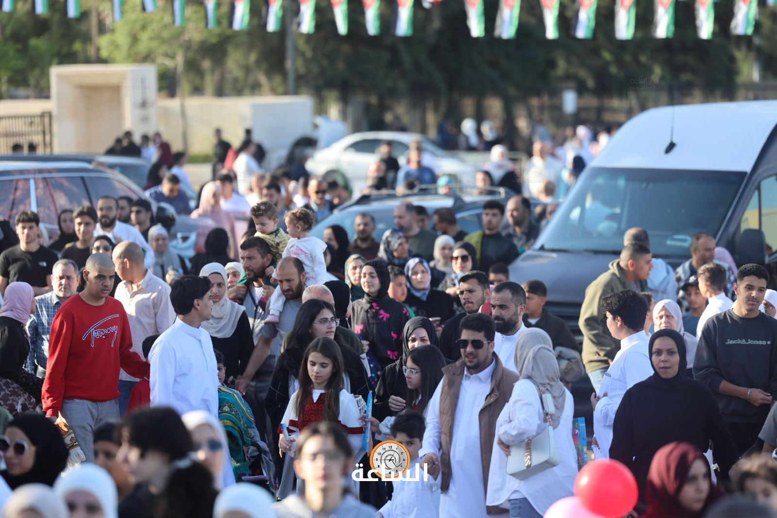 Madar Al-Saa Images 0.6993667610585227
