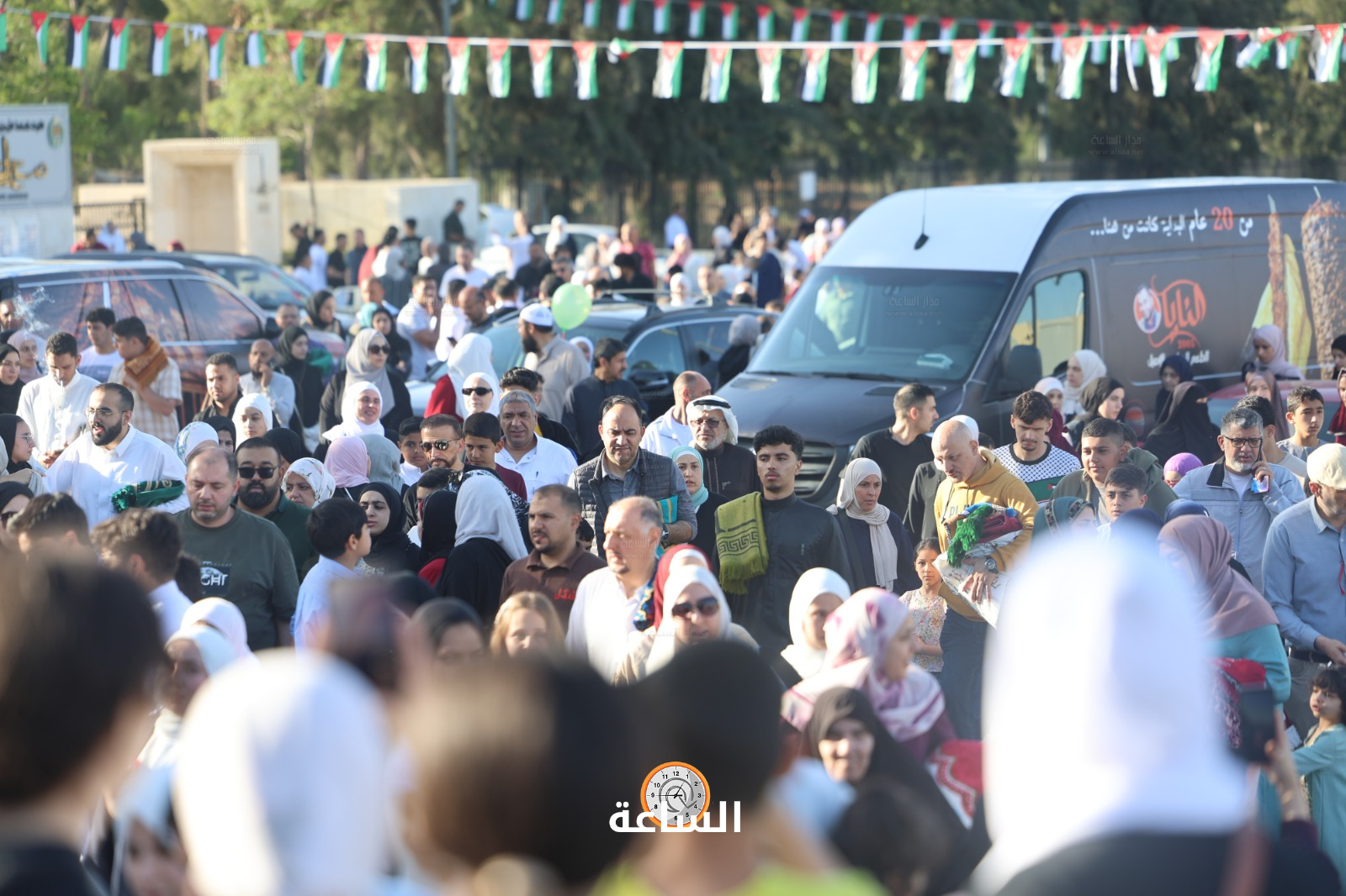 Madar Al-Saa Images 0.38889545317867513