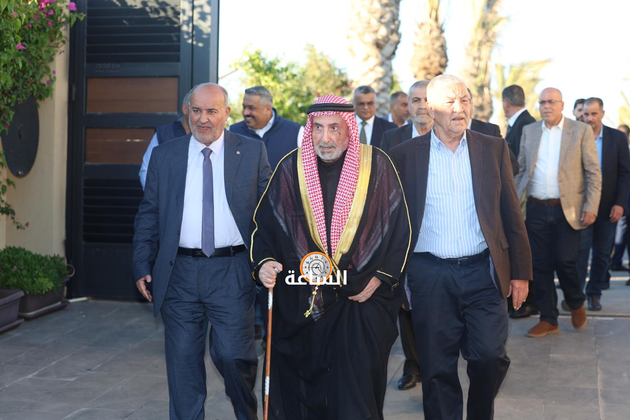 Madar Al-Saa Images 0.8715382522802693