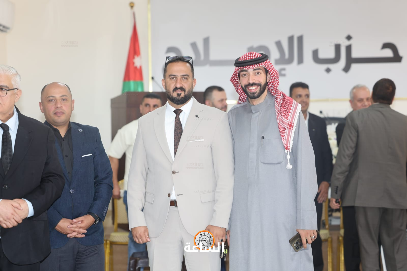 Madar Al-Saa Images 0.38444406752243776