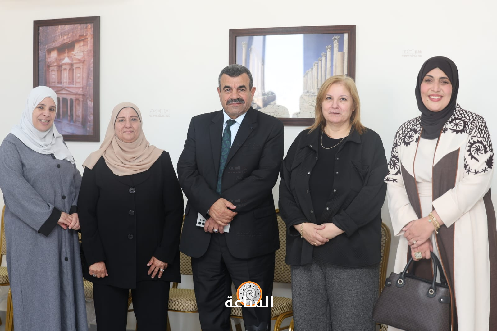Madar Al-Saa Images 0.2722078889858214