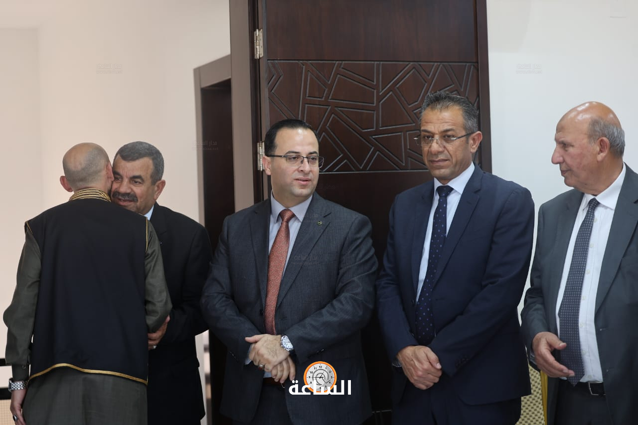 Madar Al-Saa Images 0.44993855392222504