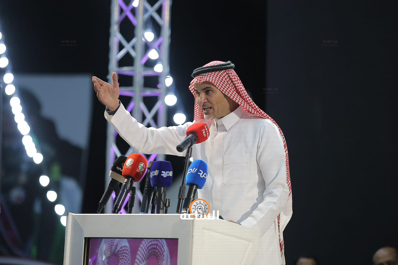 Madar Al-Saa Images 0.065855254789555