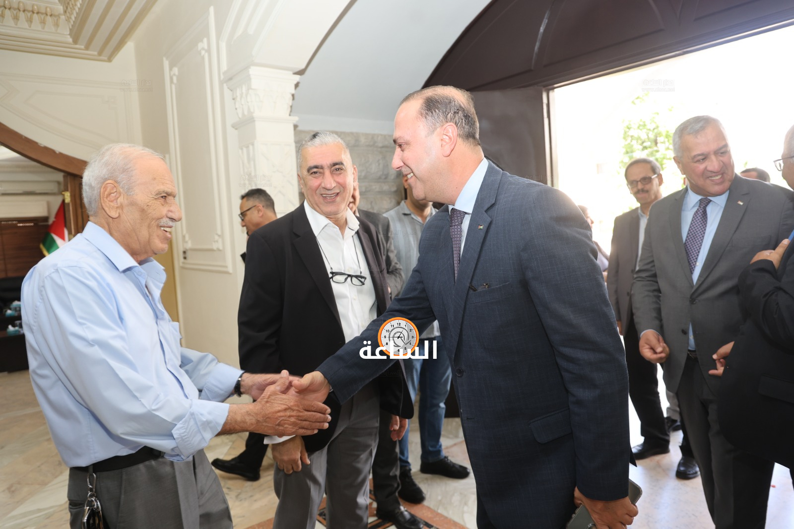 Madar Al-Saa Images 0.04734096844373836