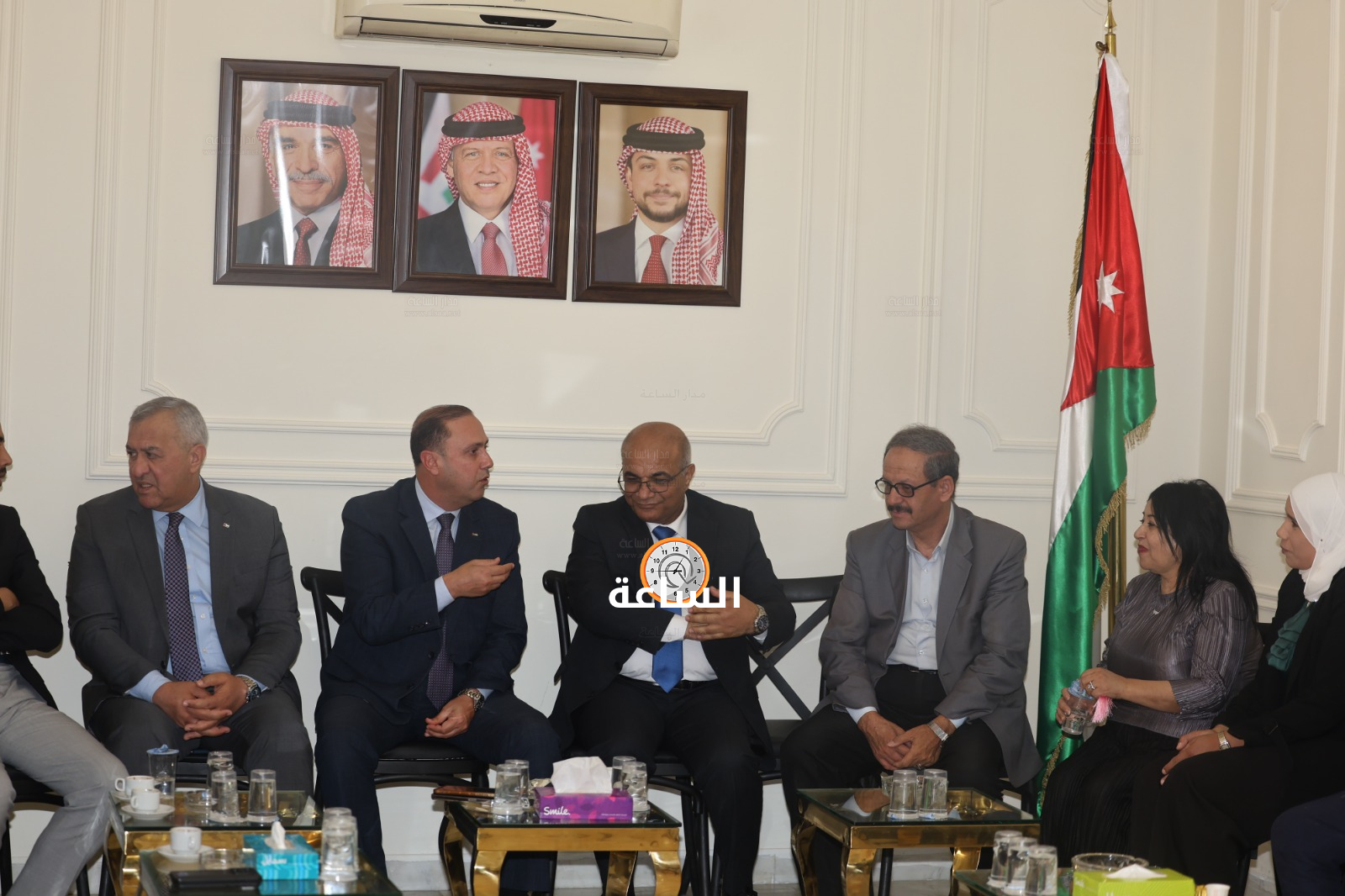 Madar Al-Saa Images 0.014926800461254608
