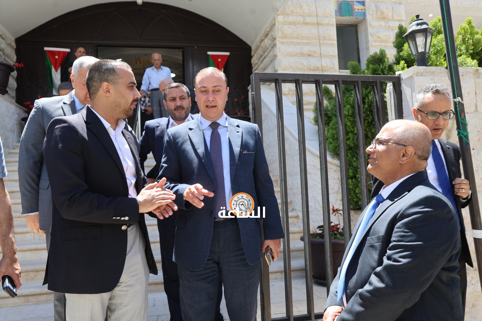 Madar Al-Saa Images 0.8148089103389455