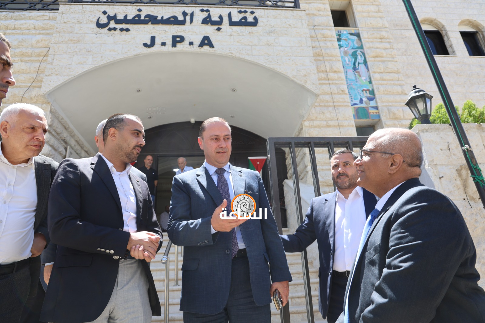 Madar Al-Saa Images 0.7038004651821858
