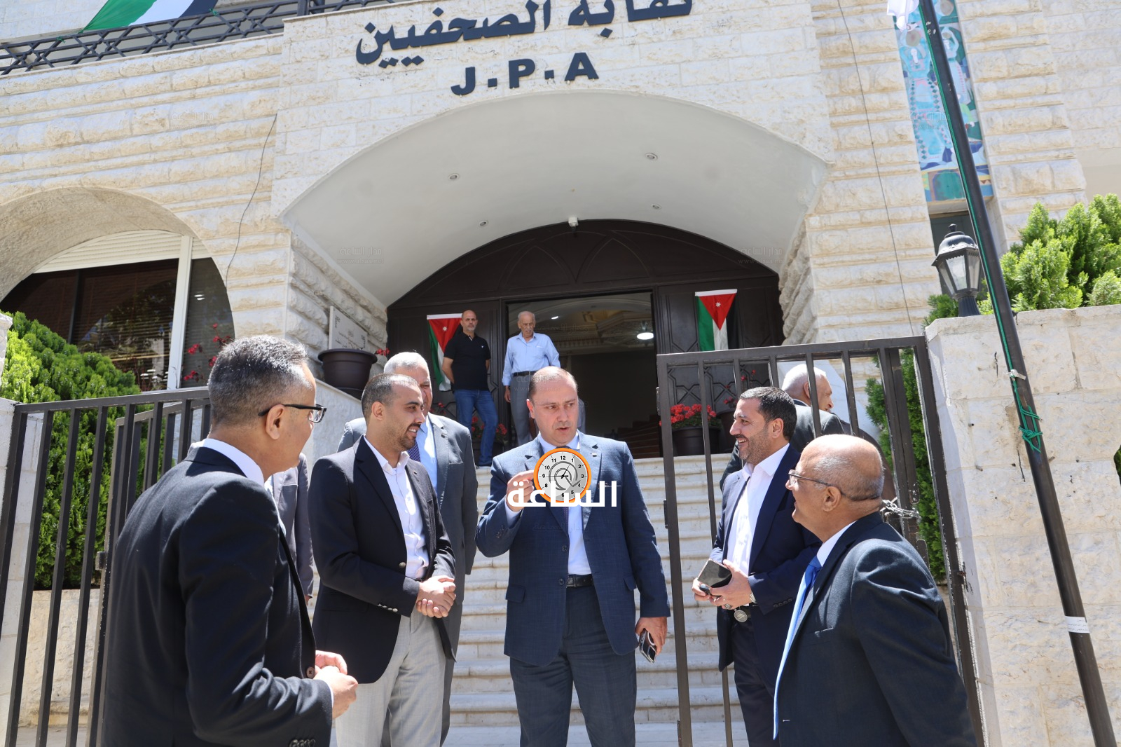 Madar Al-Saa Images 0.7341679510613398