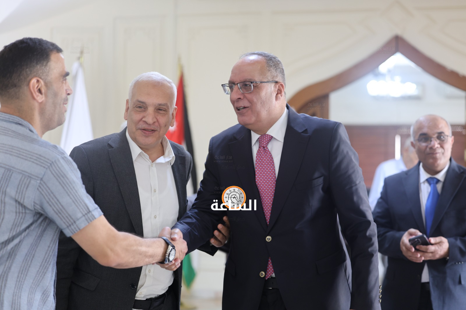 Madar Al-Saa Images 0.2608135955230382