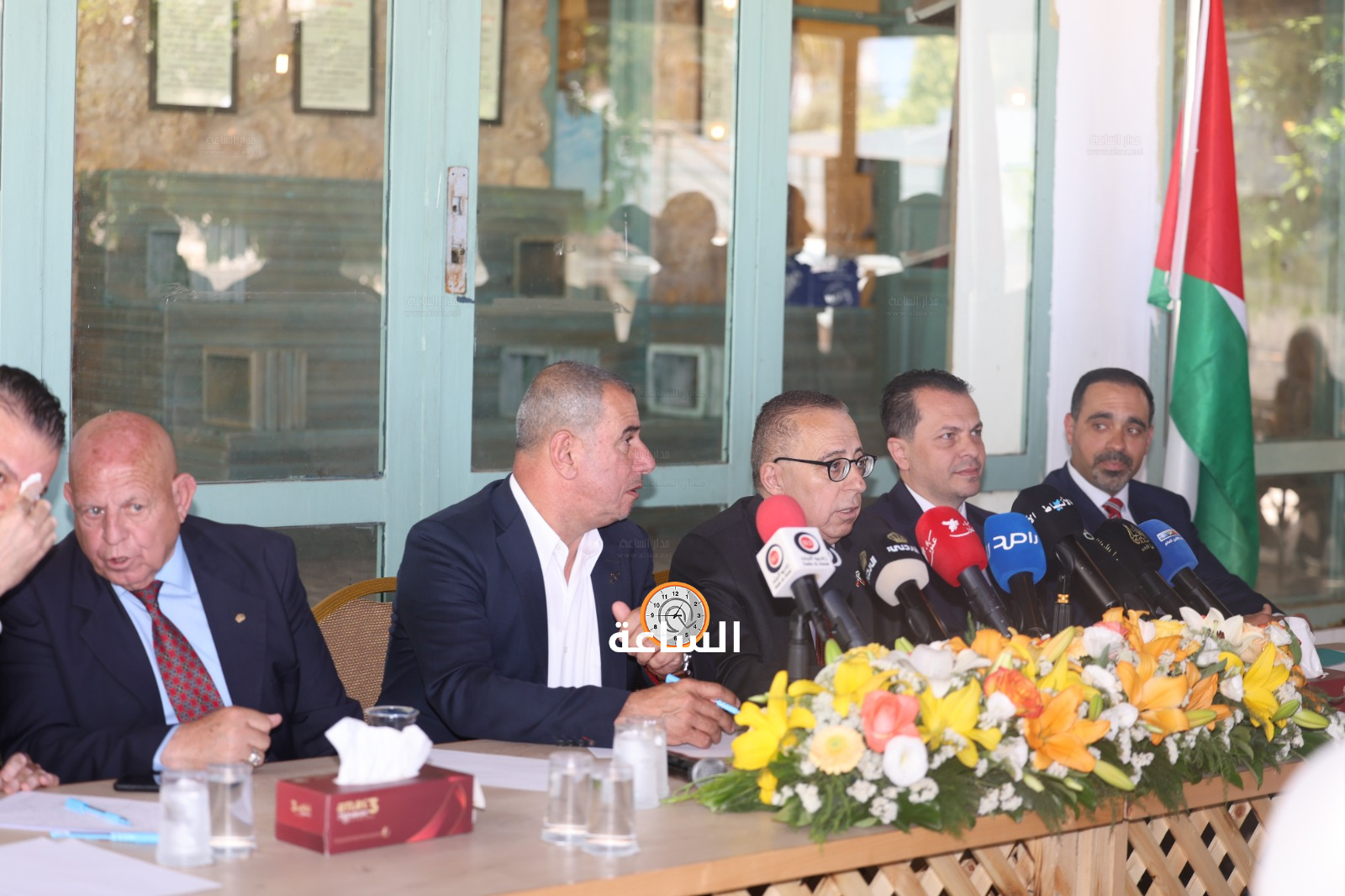 Madar Al-Saa Images 0.43800975841386025