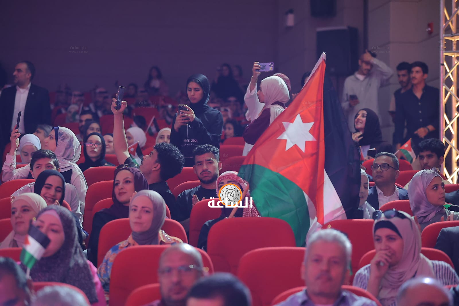 Madar Al-Saa Images 0.7113327142039173