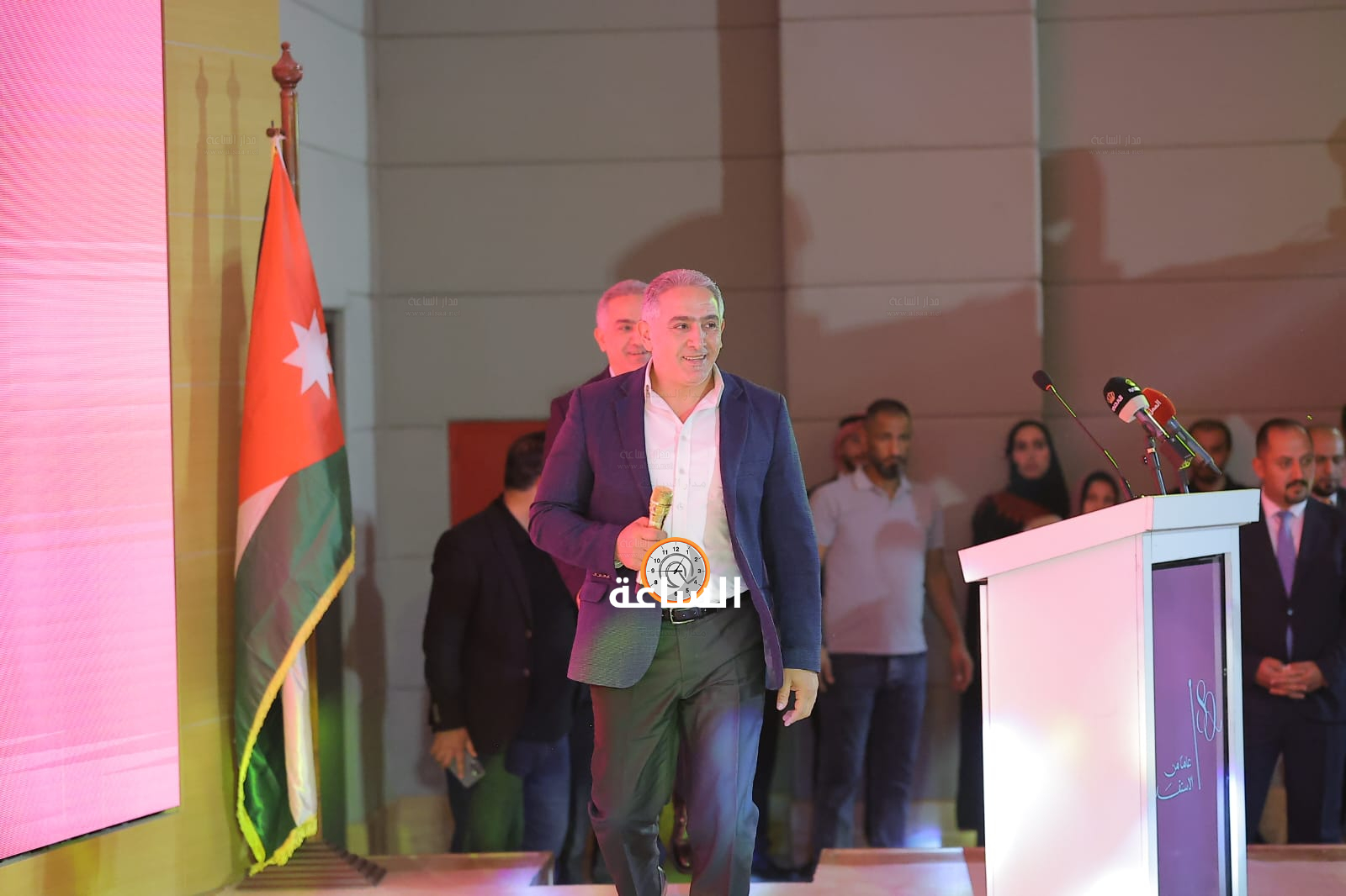 Madar Al-Saa Images 0.042783411239657565