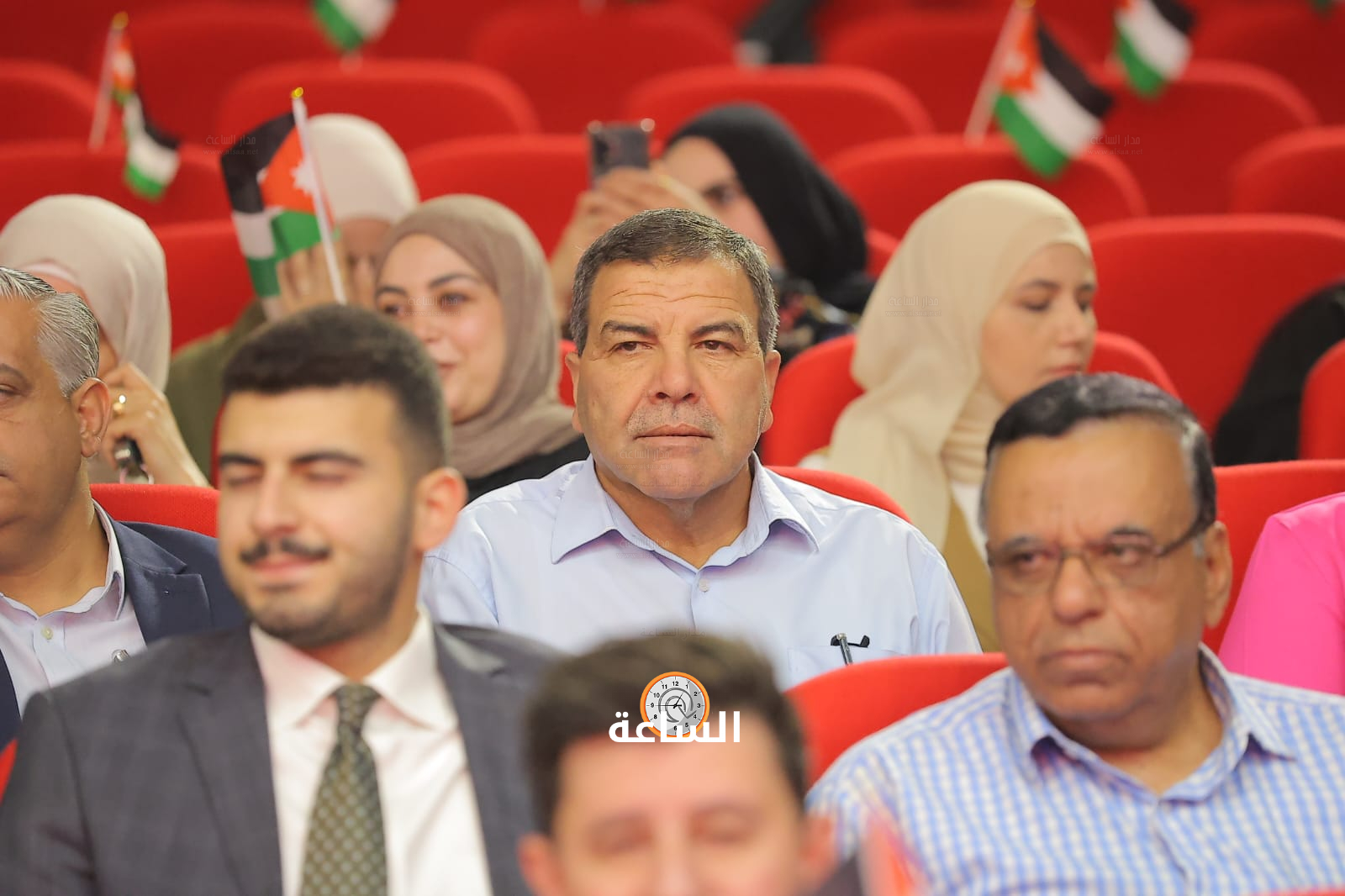 Madar Al-Saa Images 0.19554360304063445