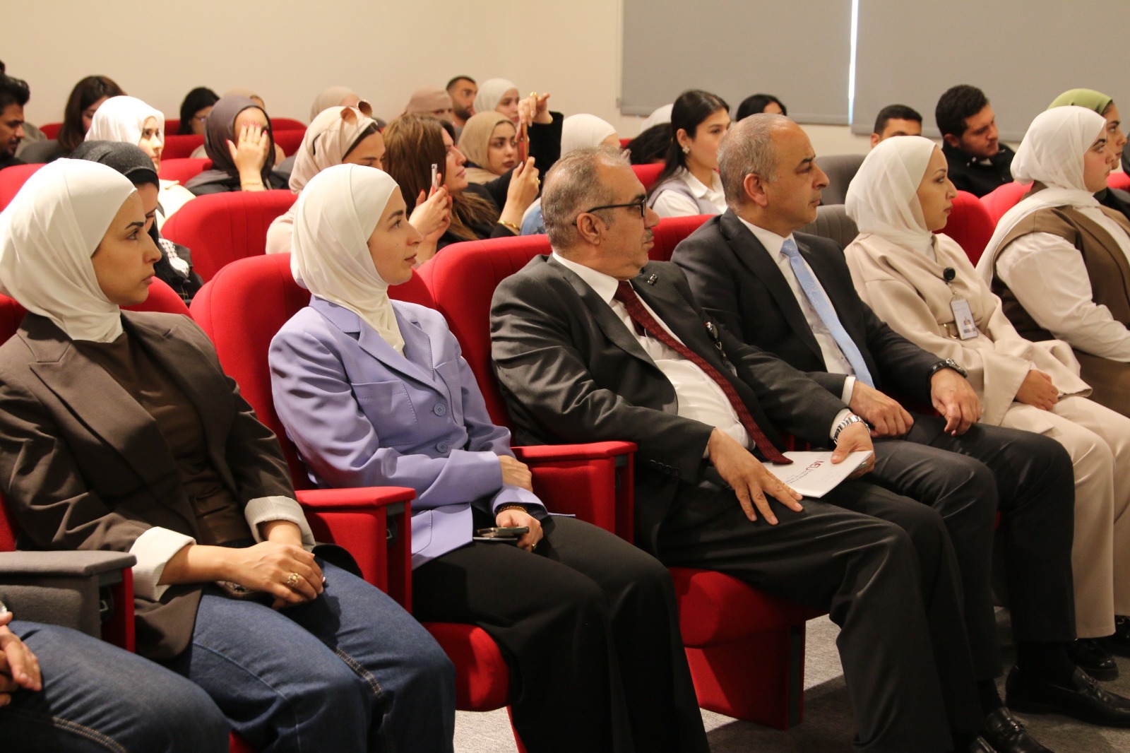 Madar Al-Saa Images 0.1618442554719819