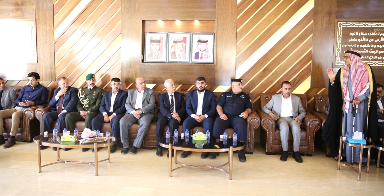 Madar Al-Saa Images 0.7685150859143376