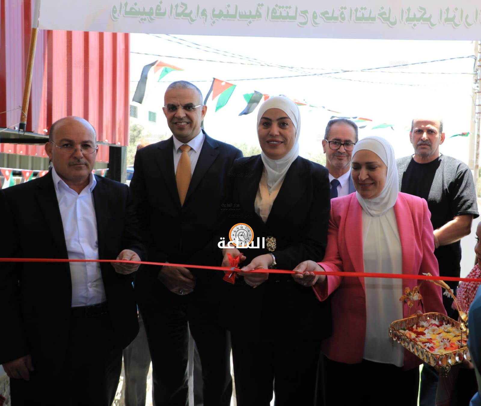 Madar Al-Saa Images 0.6564827704546957