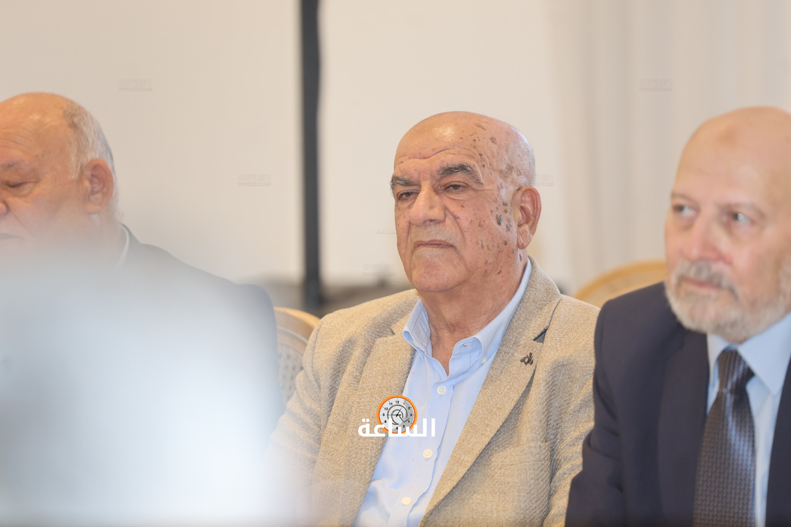 Madar Al-Saa Images 0.3511477951992159