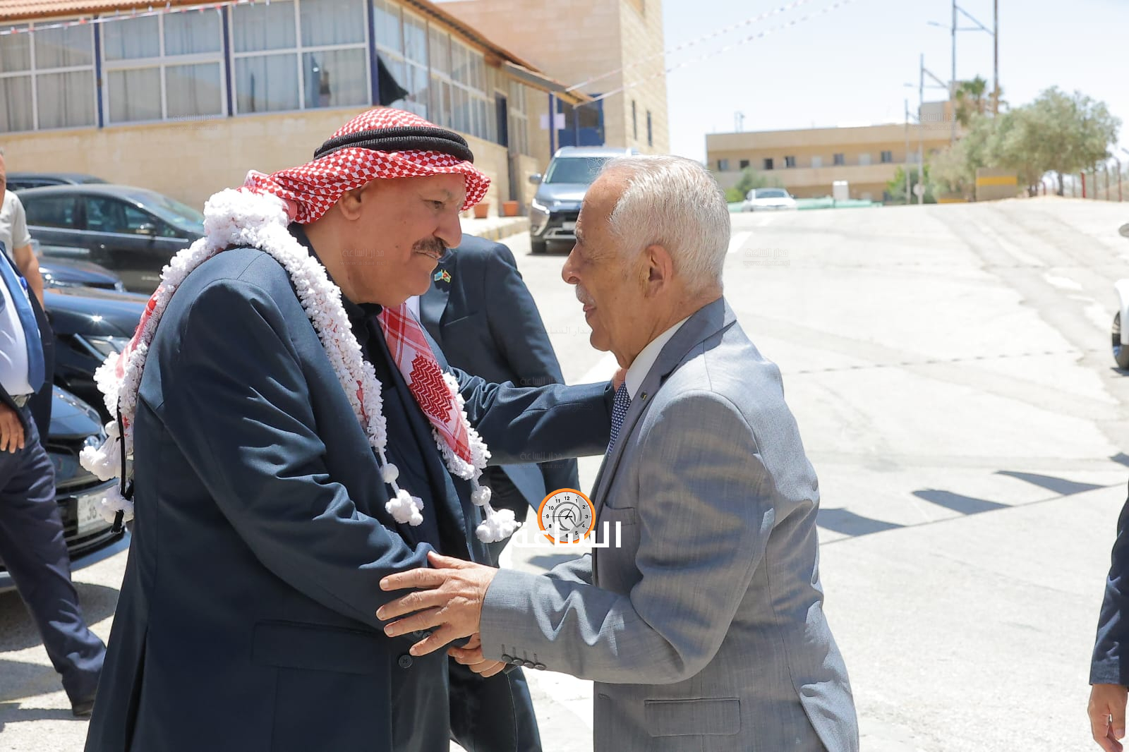 Madar Al-Saa Images 0.7253912396128613
