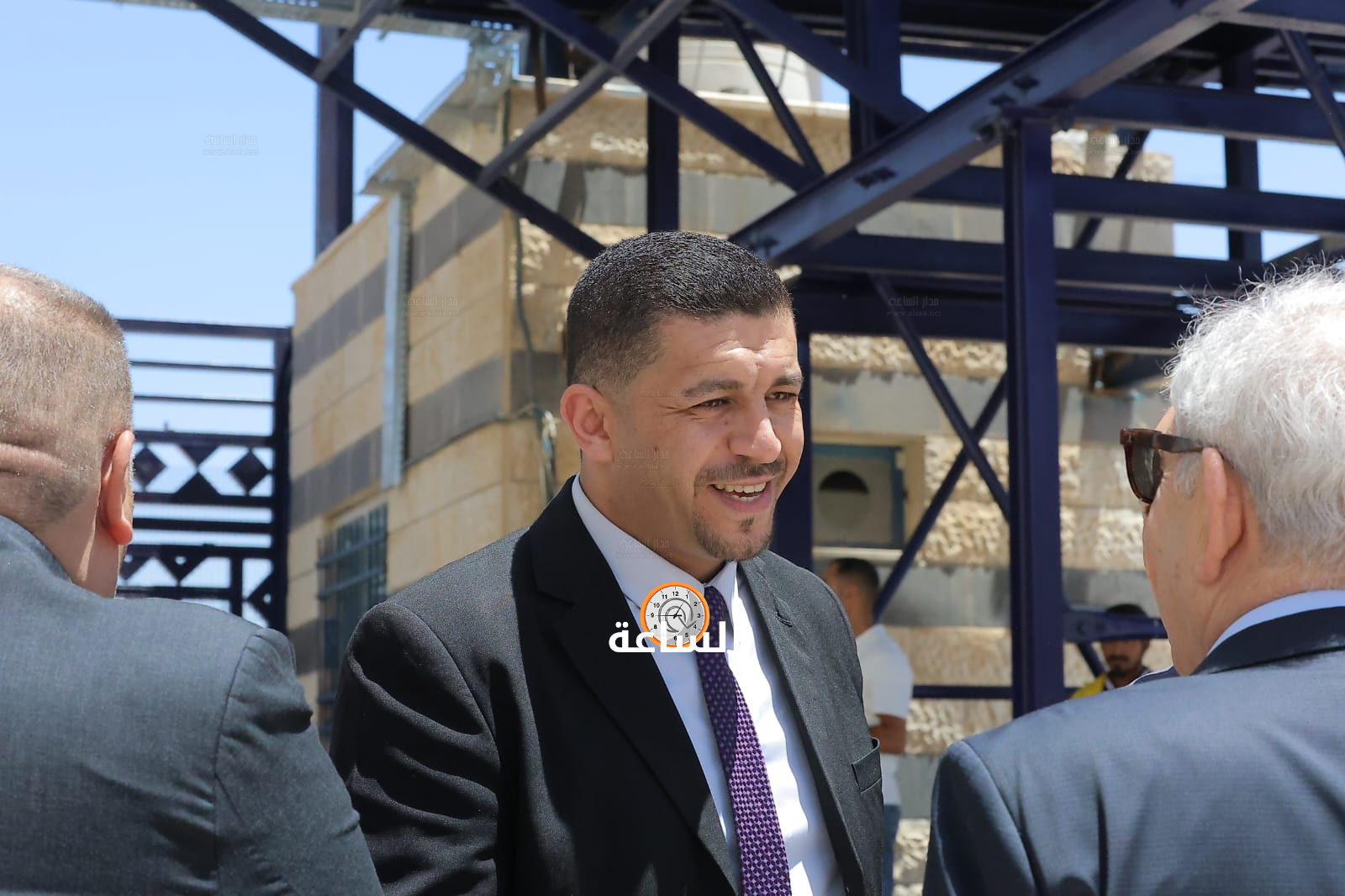 Madar Al-Saa Images 0.8817875790850981