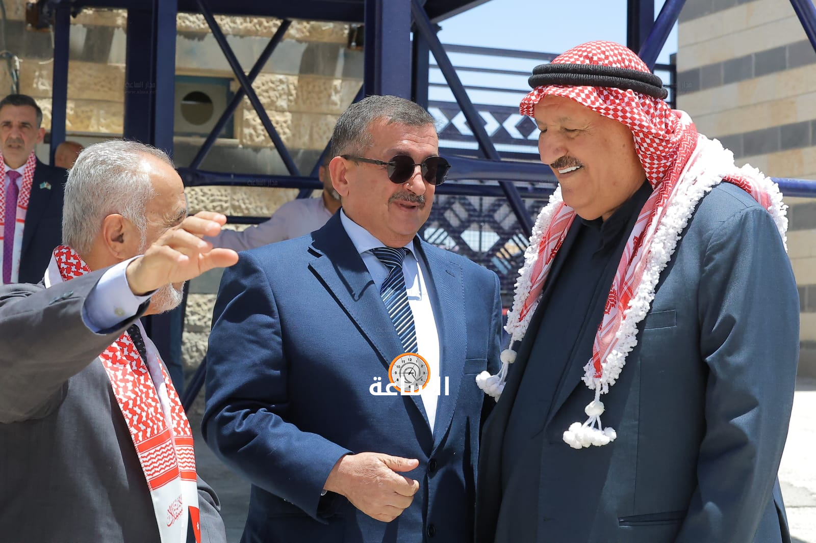 Madar Al-Saa Images 0.032146084667962205