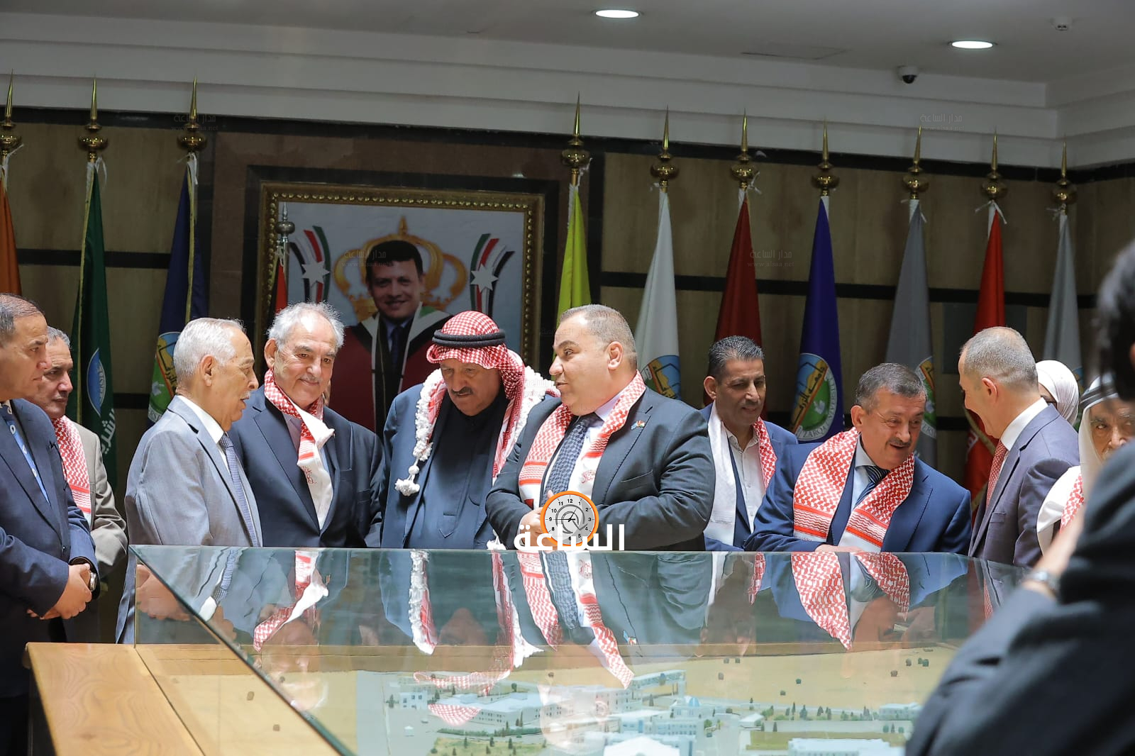 Madar Al-Saa Images 0.23408055493644342
