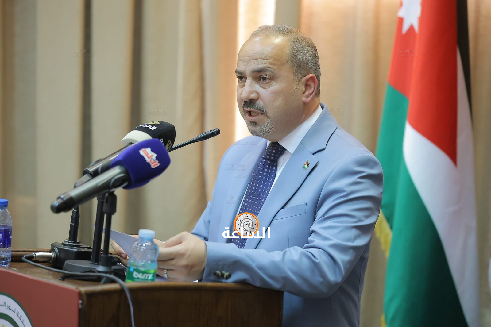 Madar Al-Saa Images 0.8647503833465768