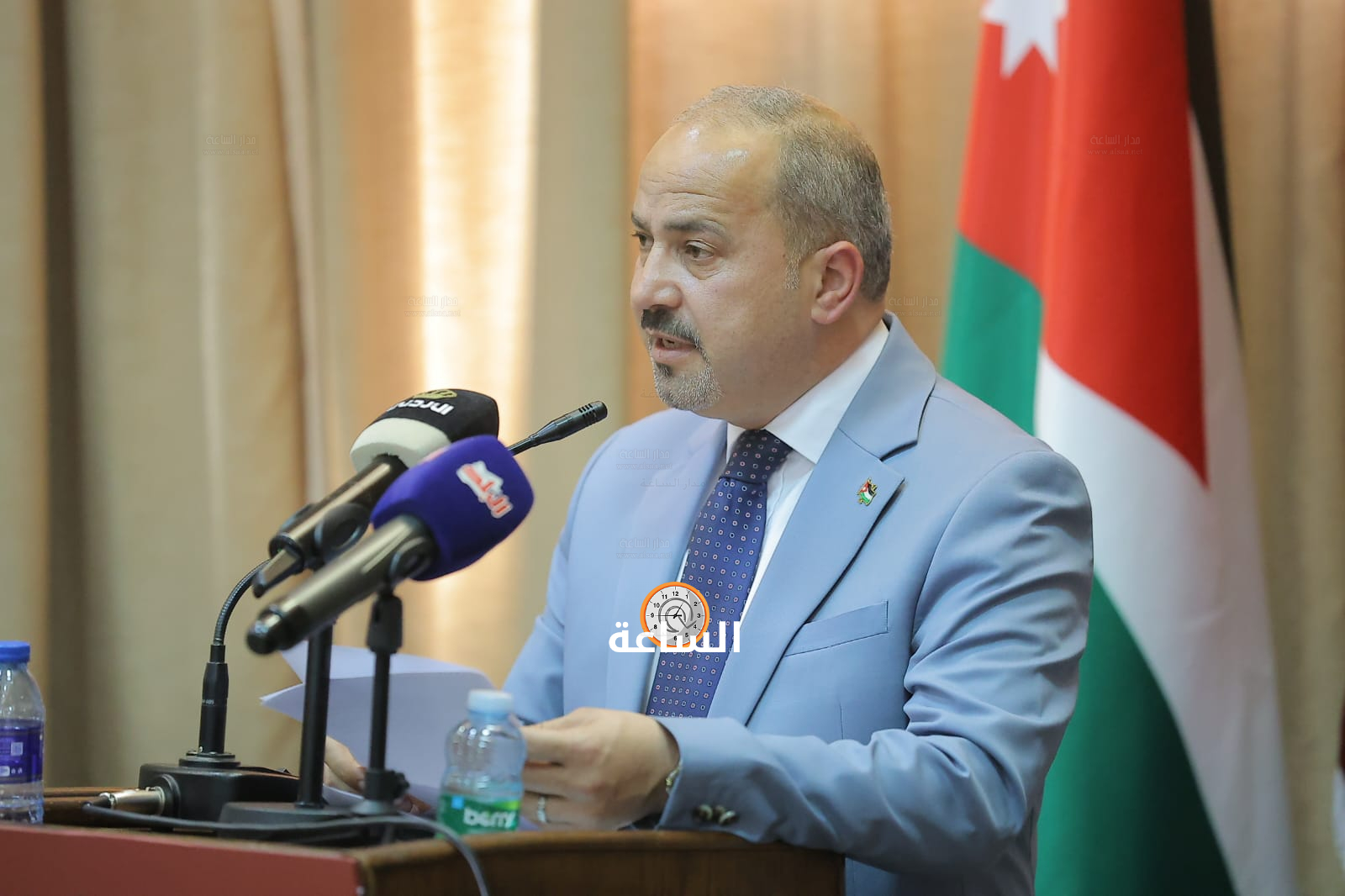 Madar Al-Saa Images 0.8203351935452008