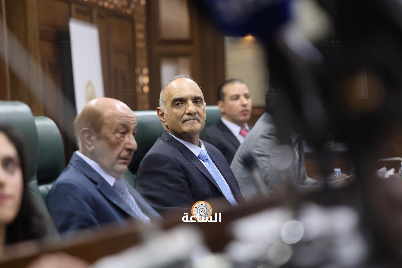 Madar Al-Saa Images 0.6757705370206494