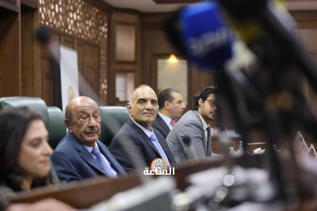 Madar Al-Saa Images 0.7260800425233015