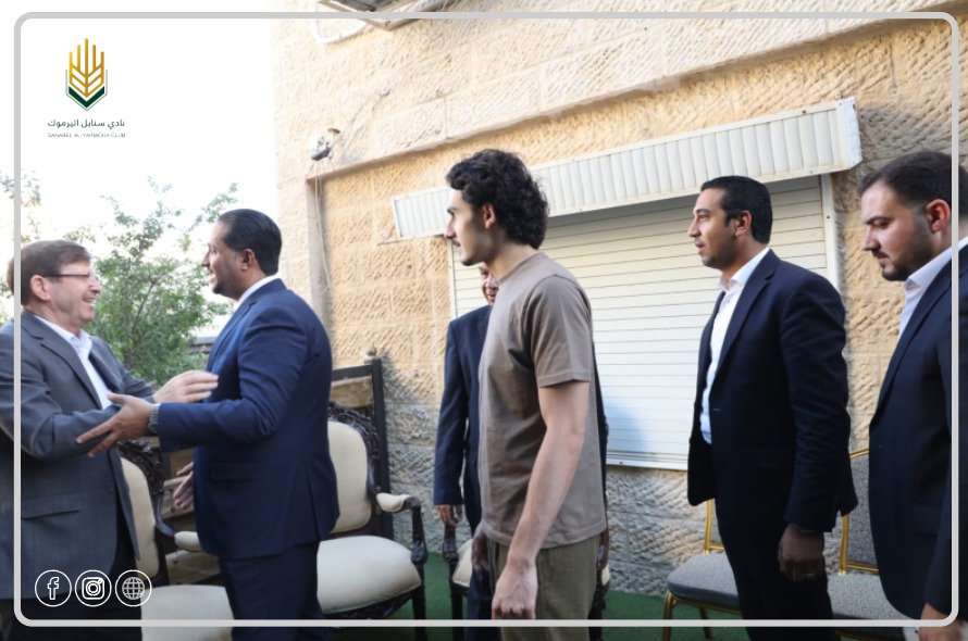 Madar Al-Saa Images 0.48411543019289516