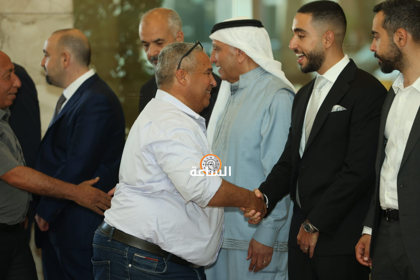 Madar Al-Saa Images 0.004905388355516349