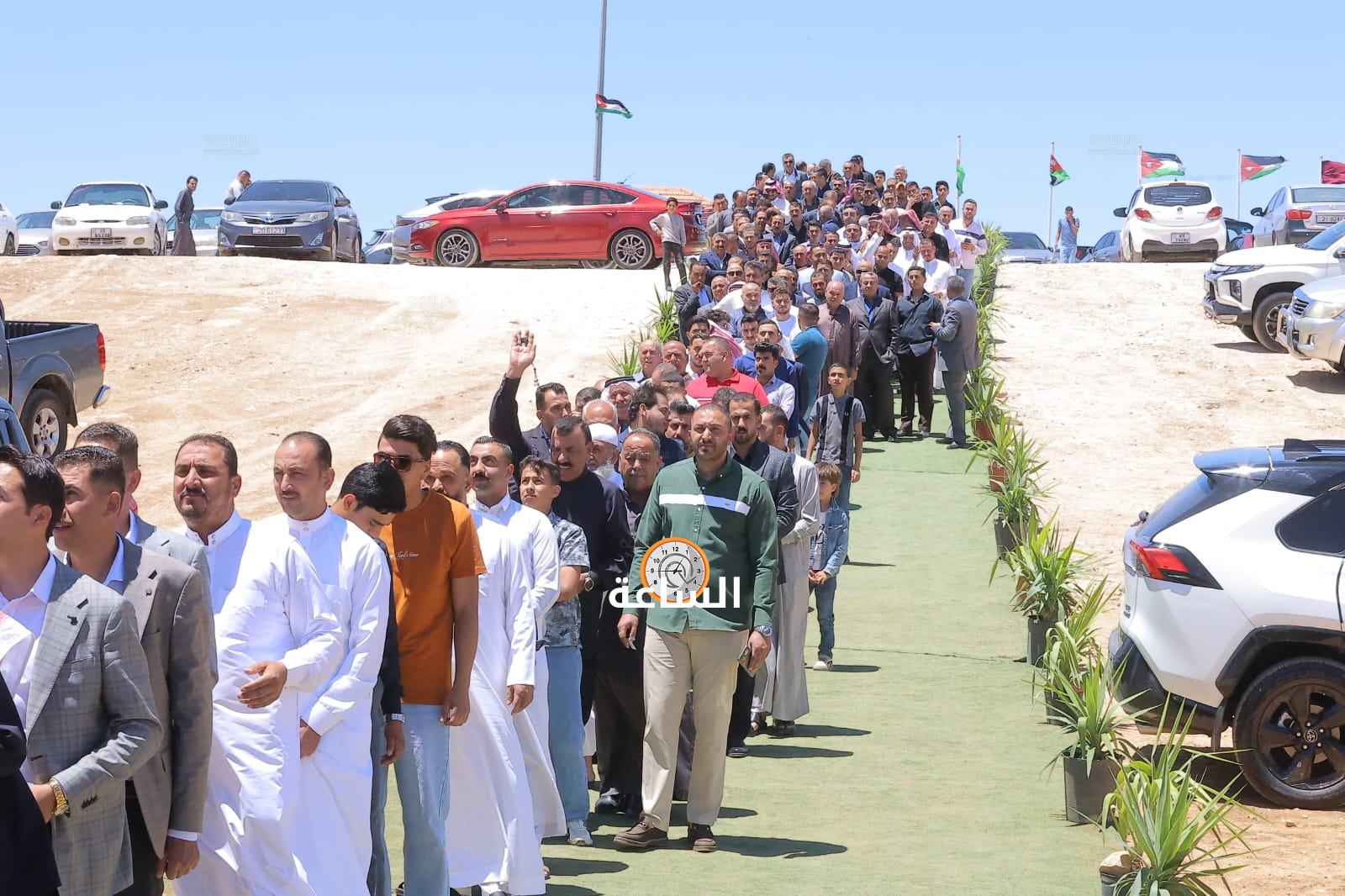 Madar Al-Saa Images 0.7469643304361882