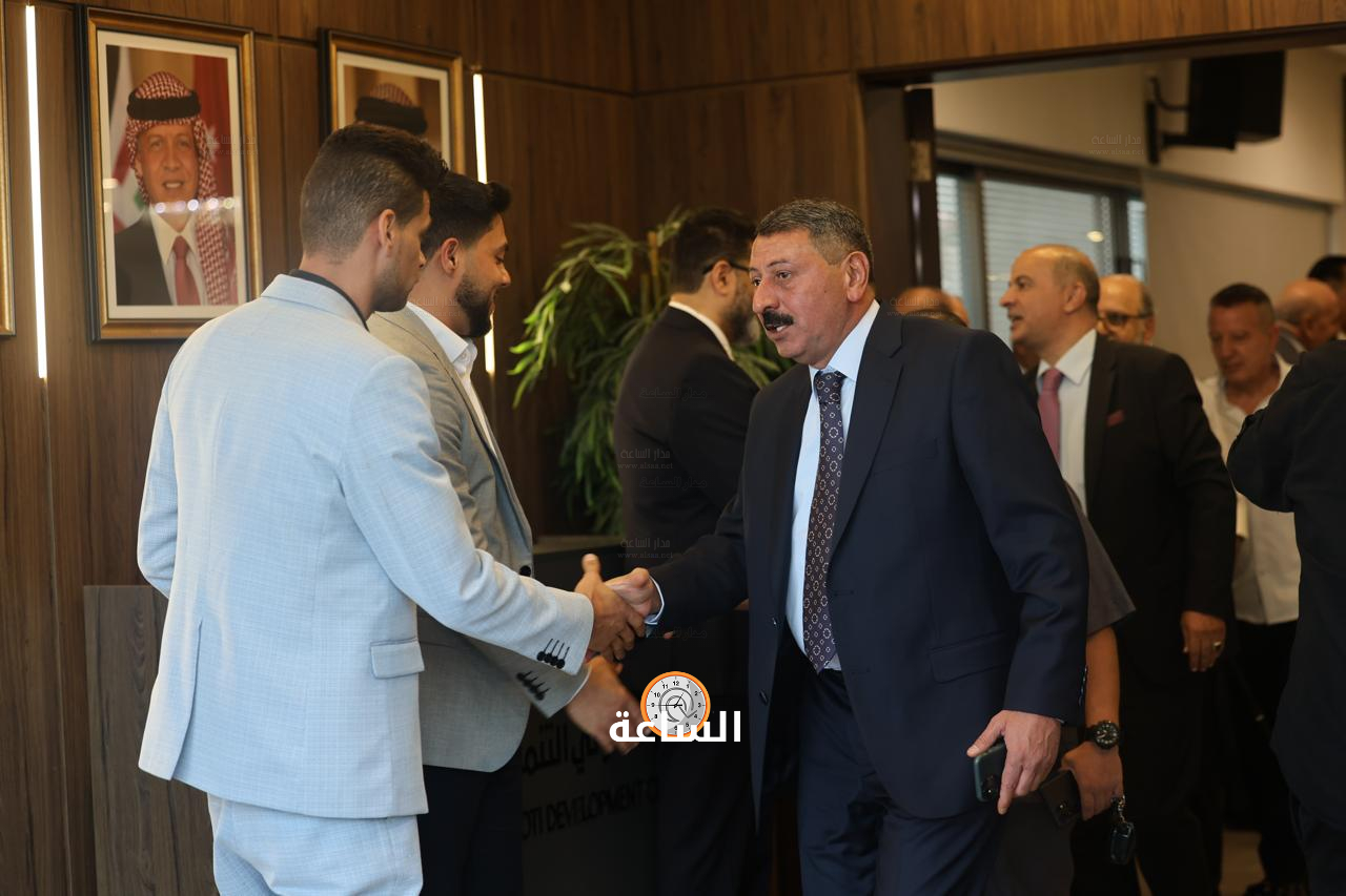 Madar Al-Saa Images 0.7472245679122704