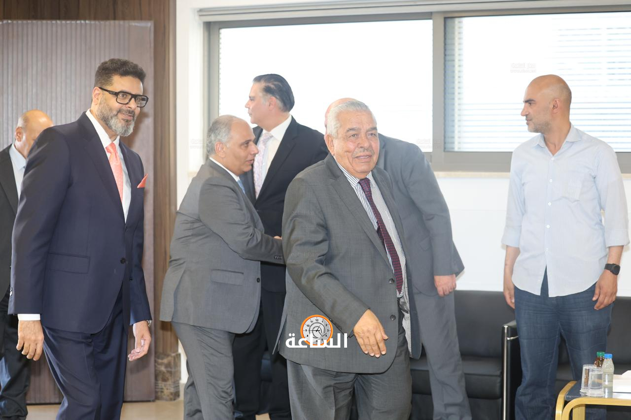 Madar Al-Saa Images 0.11010980596736275