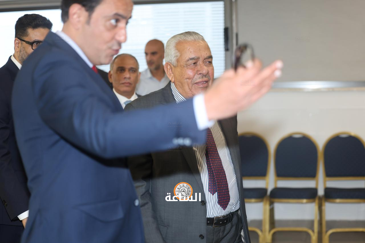 Madar Al-Saa Images 0.01675676108288149