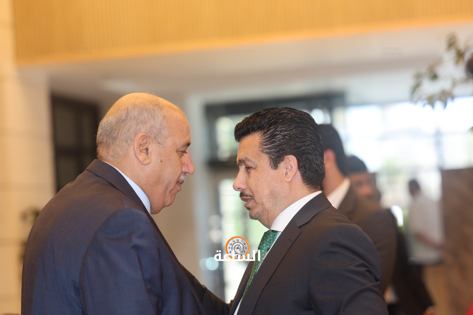 Madar Al-Saa Images 0.463665303611701