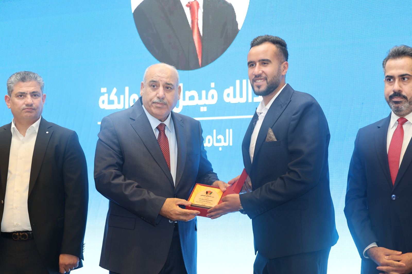 Madar Al-Saa Images 0.5318756856624759
