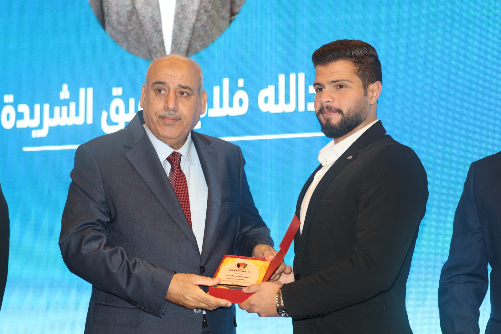 Madar Al-Saa Images 0.9174219437192401