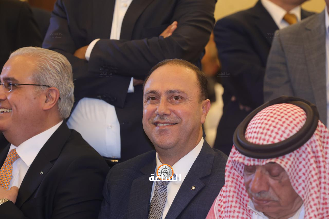 Madar Al-Saa Images 0.3723780748663944