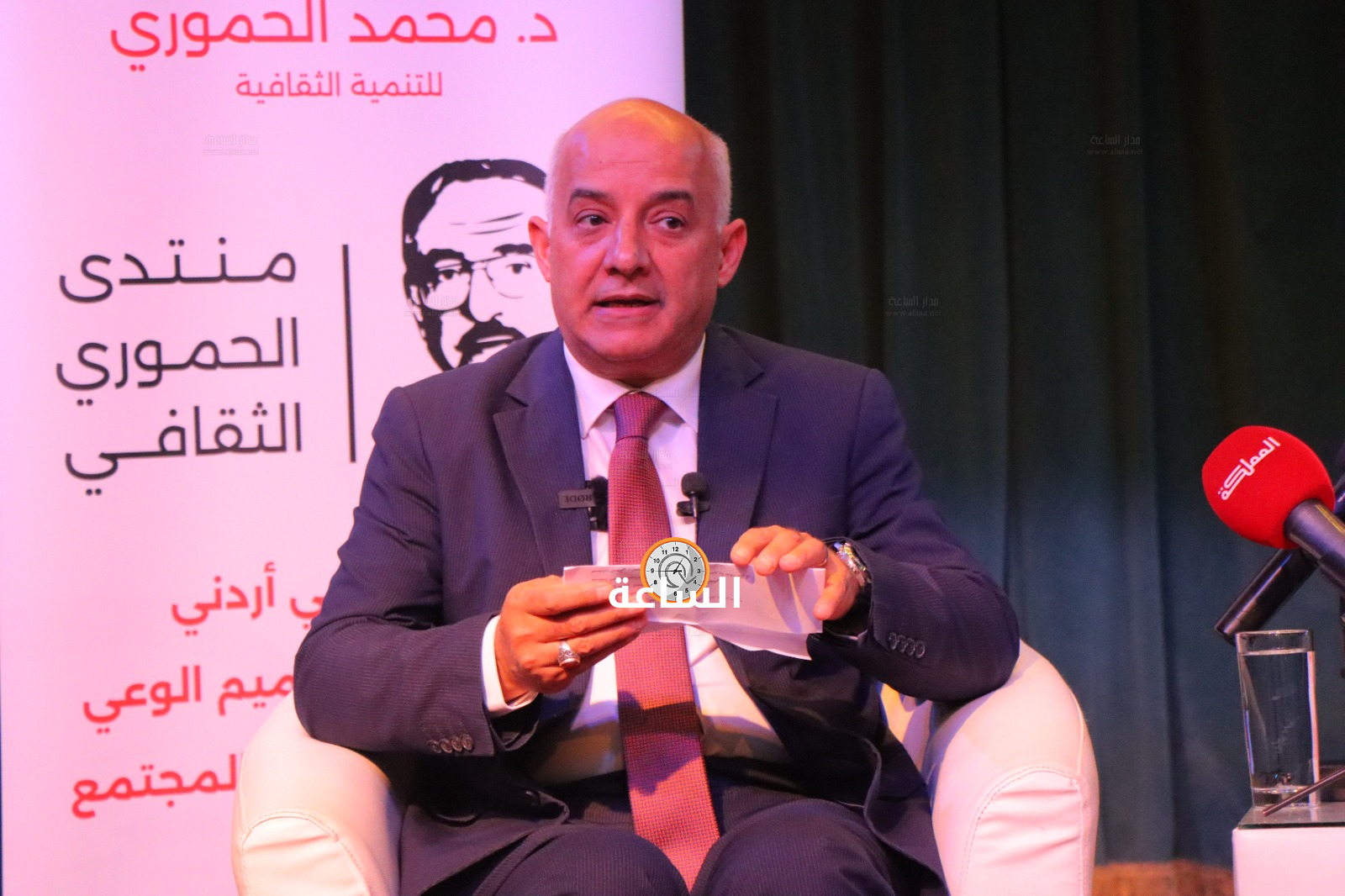 Madar Al-Saa Images 0.41305175434505326