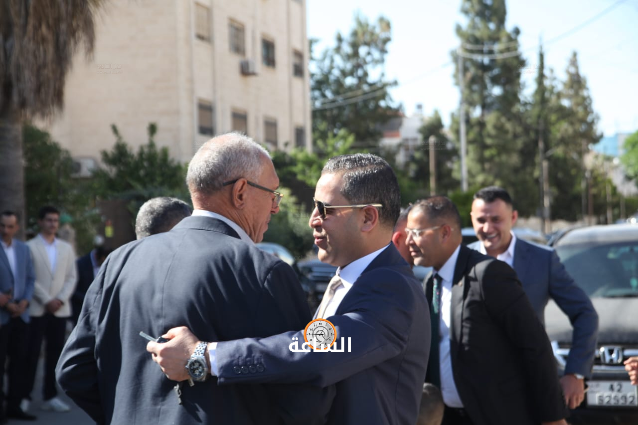 Madar Al-Saa Images 0.36133489442424827