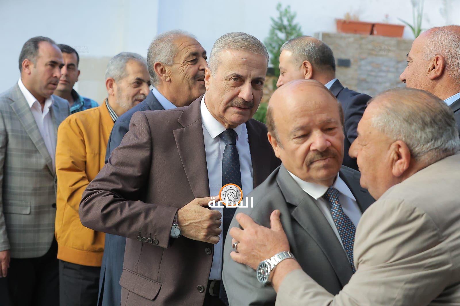 Madar Al-Saa Images 0.8687192143388818