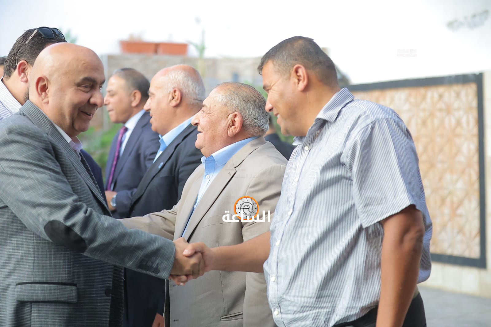 Madar Al-Saa Images 0.9108541139863532