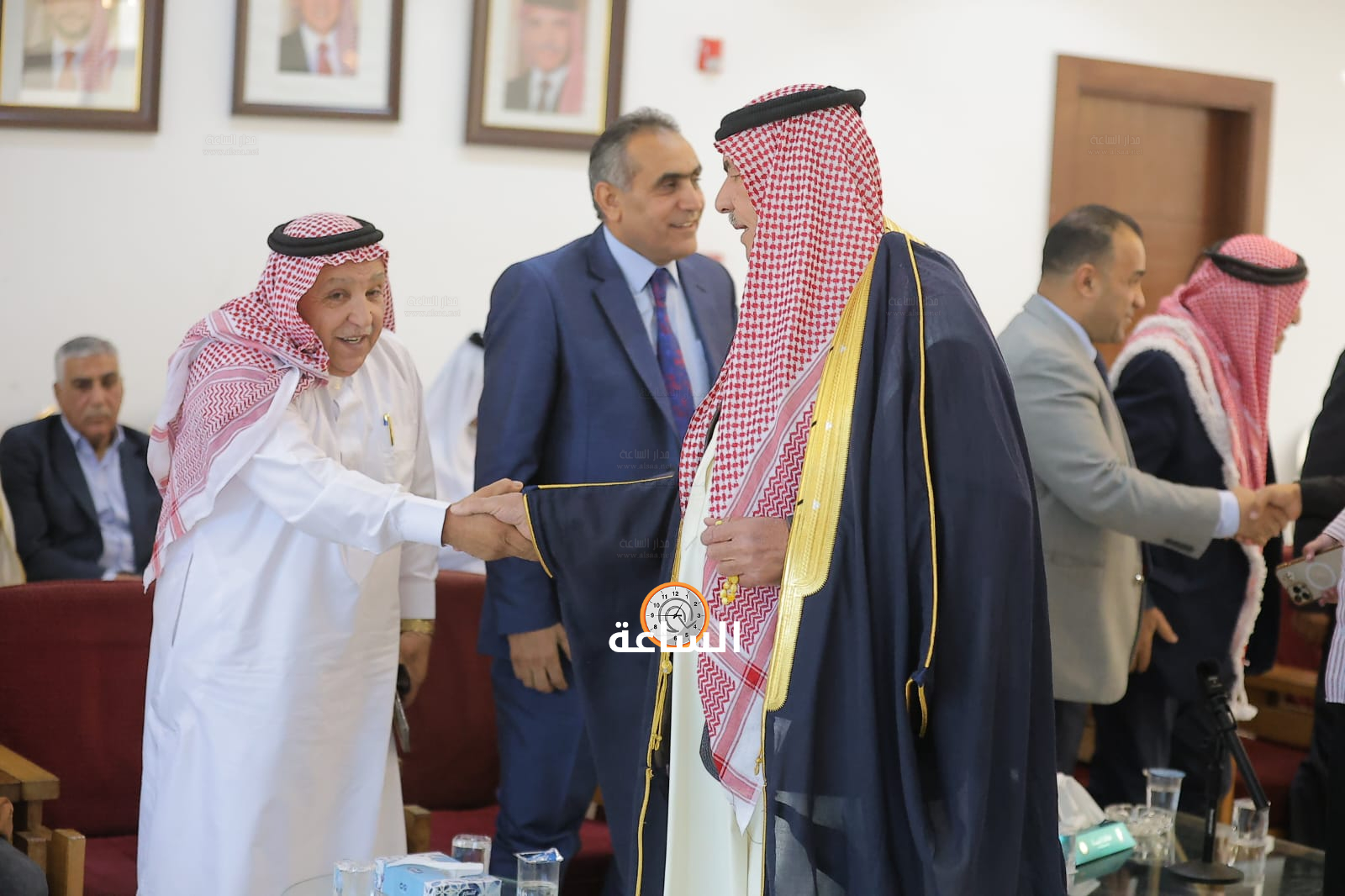 Madar Al-Saa Images 0.8756517796367129